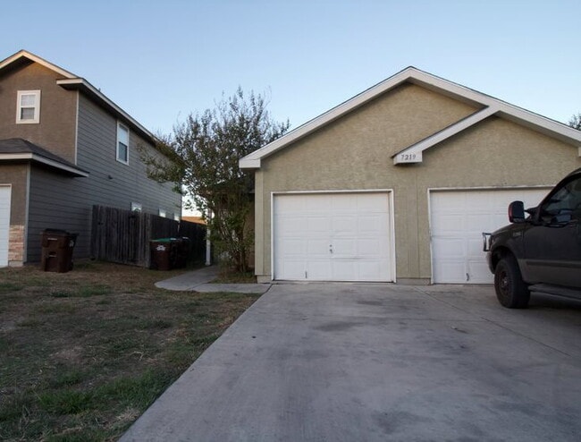 Photo - 7219 Golf Way Unit 1