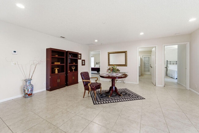 5562 Reynolds Rd