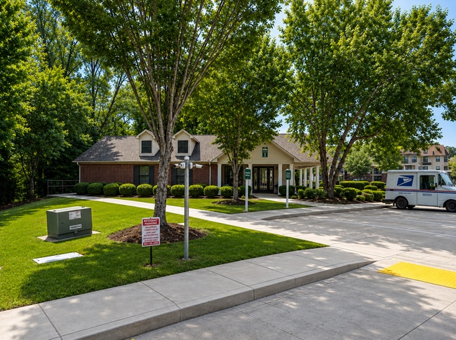 Fairfax Crossing Apartments