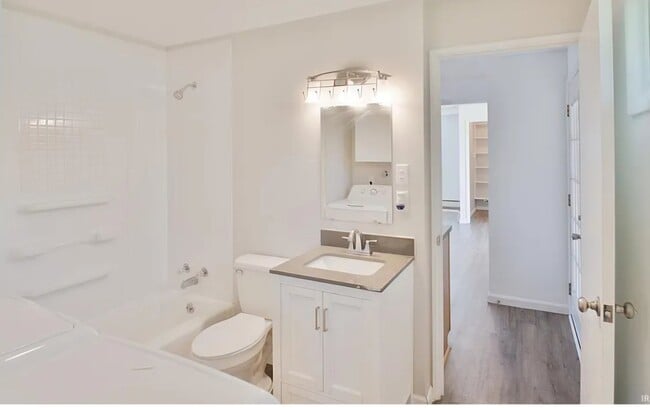 Photo - 2715 Farnsworth Dr