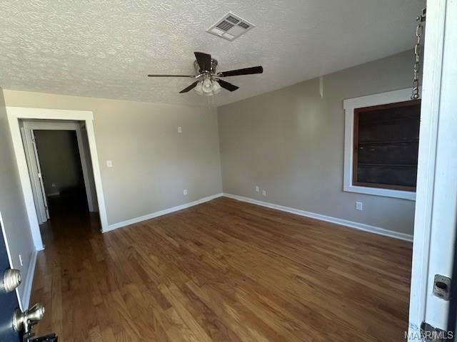 Photo - 157 E 6th St