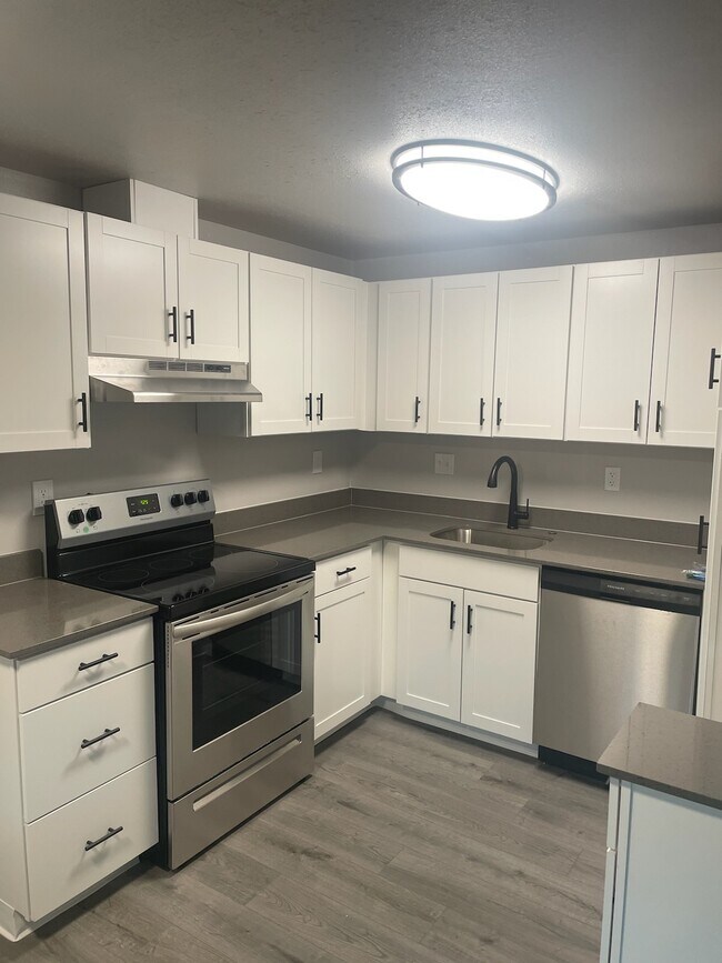 Photo - Bridgeport Square