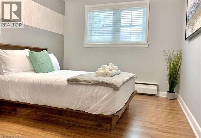 Photo - 479 Vernon Ave Unit 1