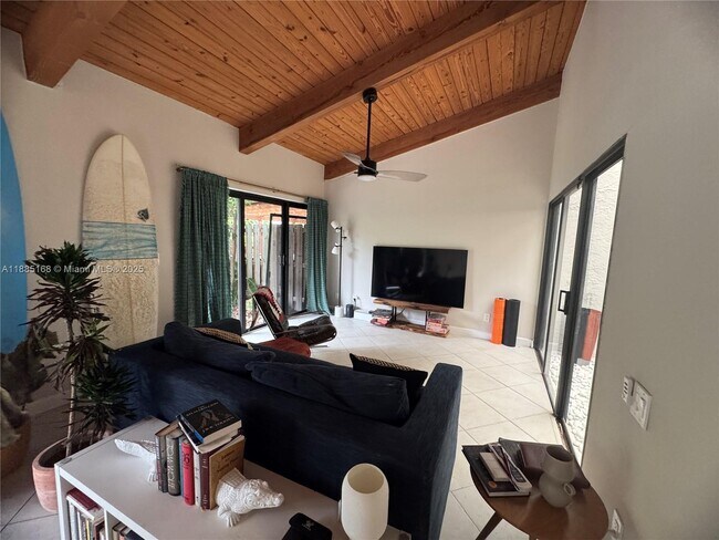 Photo - 2753 Parkview Dr S