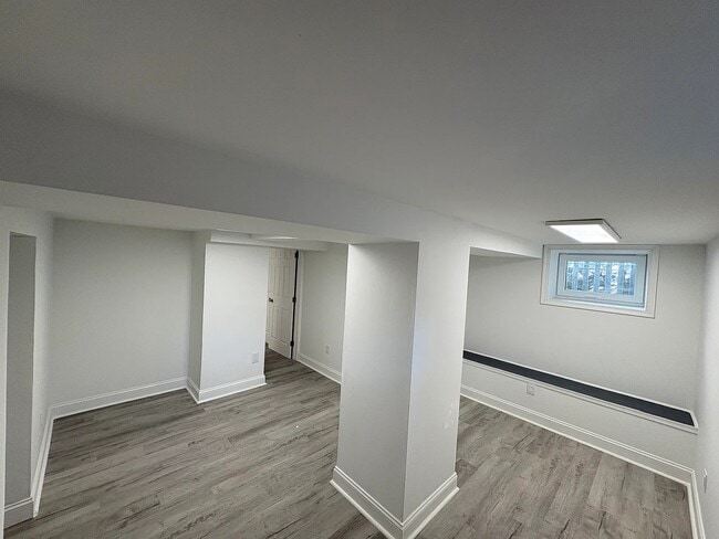 Building Photo - 125 Sibley Ave Unit B