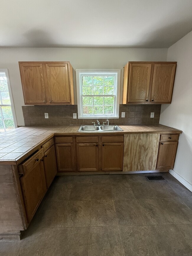Photo - 1212 Mims St SW