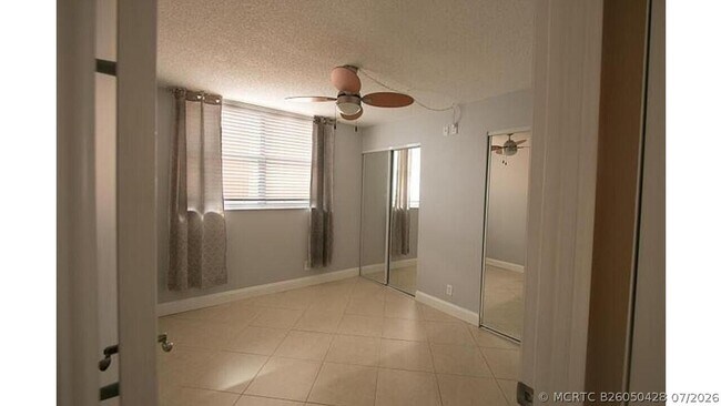 Photo - 480 Executive Center Dr Unit 2g
