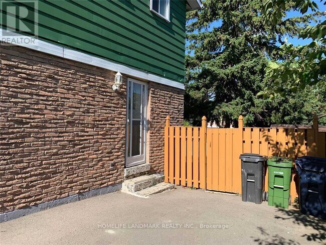 Photo - 90 Crittenden Square