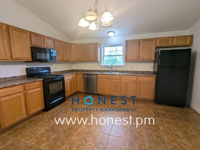 5 Crooker St Unit 2