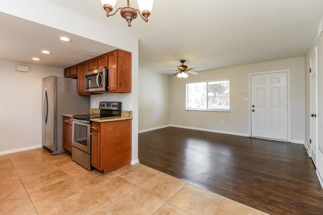 Photo - 2843 Kinnon Dr