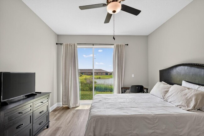 Photo - 1808 Gaiety Way