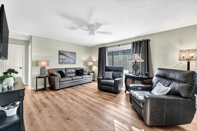 Photo - 801 N 12th St