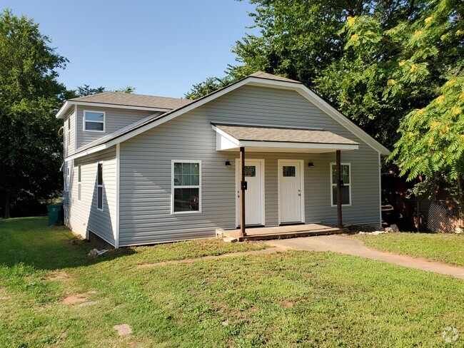 Building Photo - 1426 NE 9th St Rental