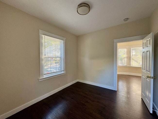 Photo - OAKVILLA Unit 533