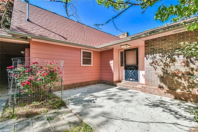 Building Photo - 935 Powderbag Creek Rd