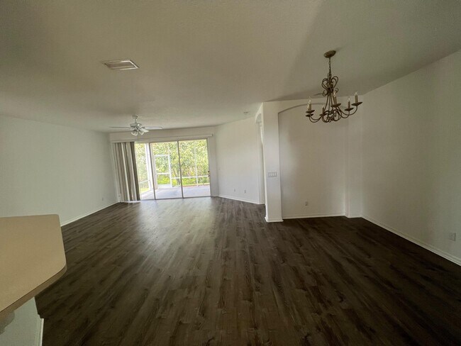 Photo - 4701 Portage Trail