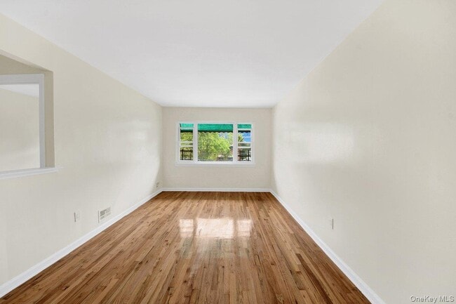 Photo - 3722 Bronxwood Ave Unit 2