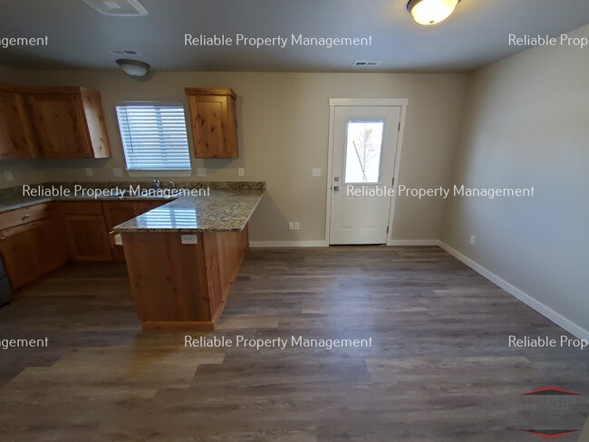 Photo - 2001 Lawrence Ln