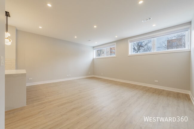 Photo - 2351 W Flournoy St Unit #G02