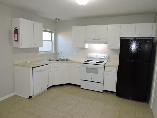 Photo - 103 Hampton Dr
