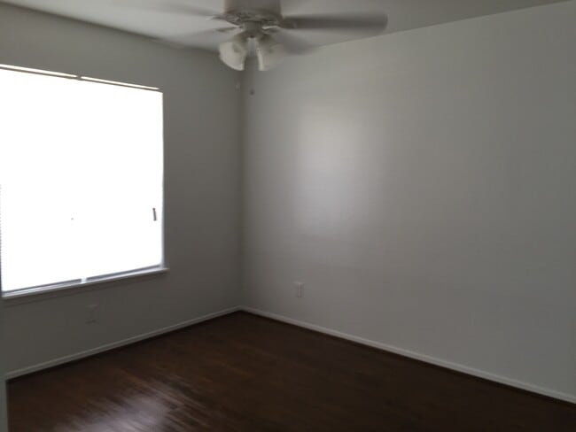 Photo - 3700EL Unidad A