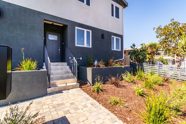 Photo - 1737 S Longwood Ave Unidad #1737 1/2