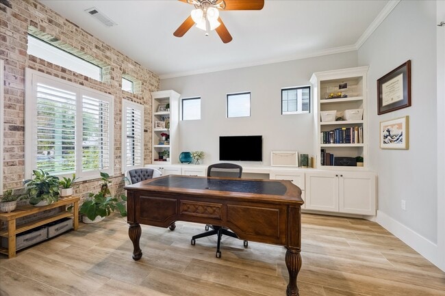 Photo - 1519 Richelieu Ln