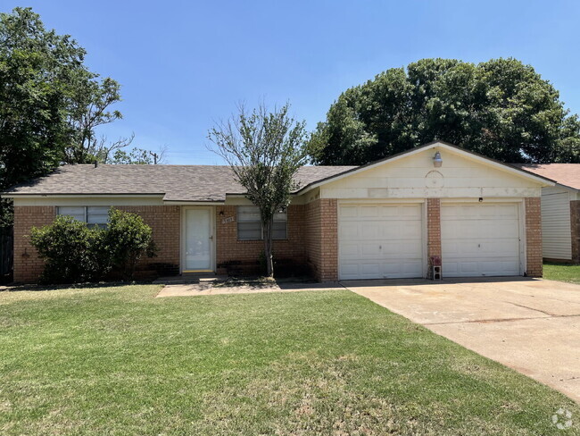 Building Photo - "Charming 3-Bed Oasis in Lubbock - Spaciou... Rental