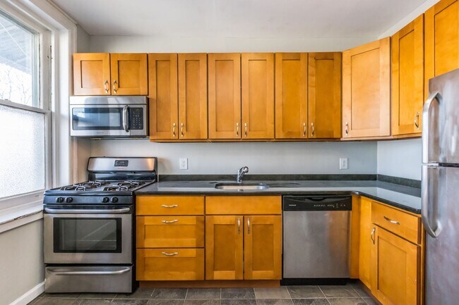 Stonehurst Apartments