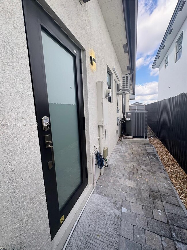 Photo - 15145 SW 30th St Unit 0