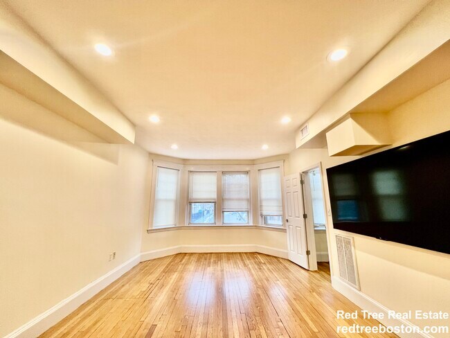 Photo - 71 Babcock St Unit 1