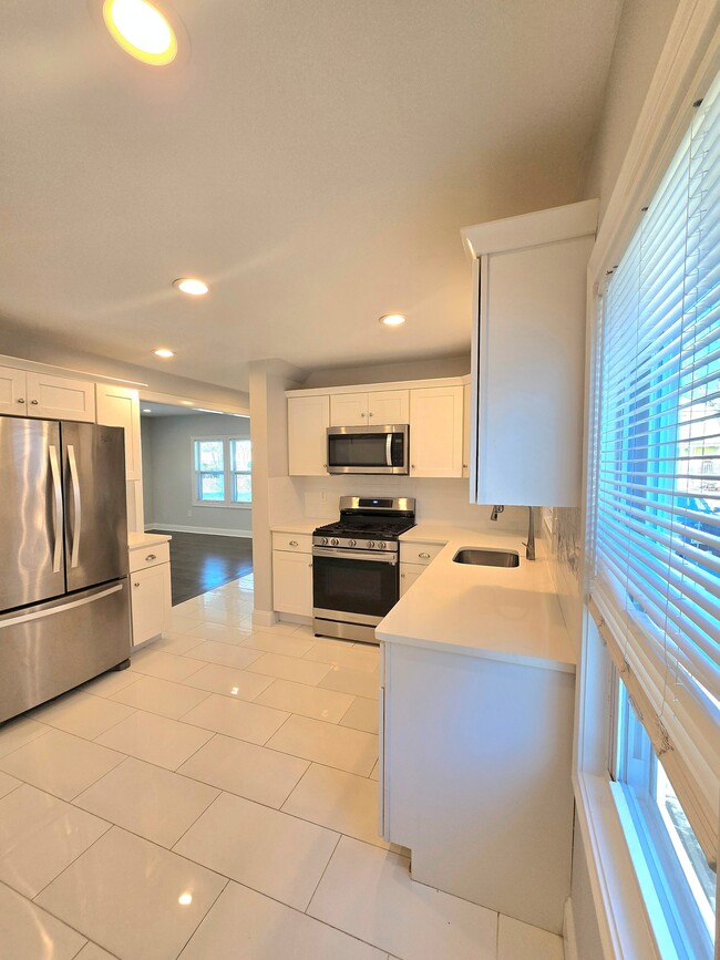 Photo - 35 Phillips Ave