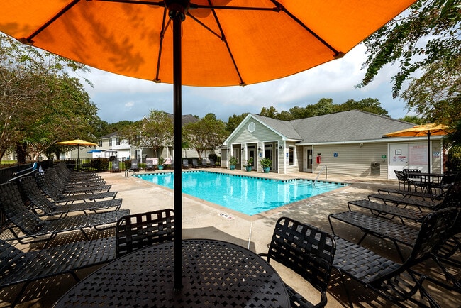 Devon Pointe Apartments and Townhomes