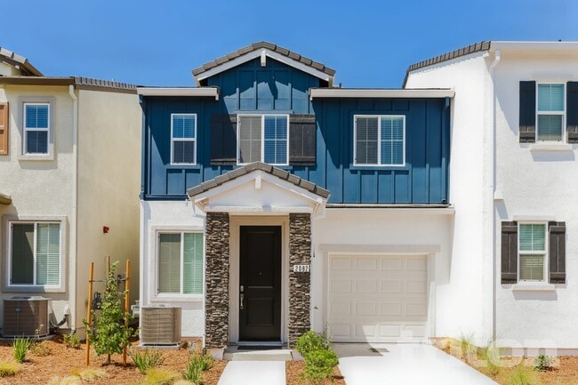 Photo - Tricon Twelve Bridges