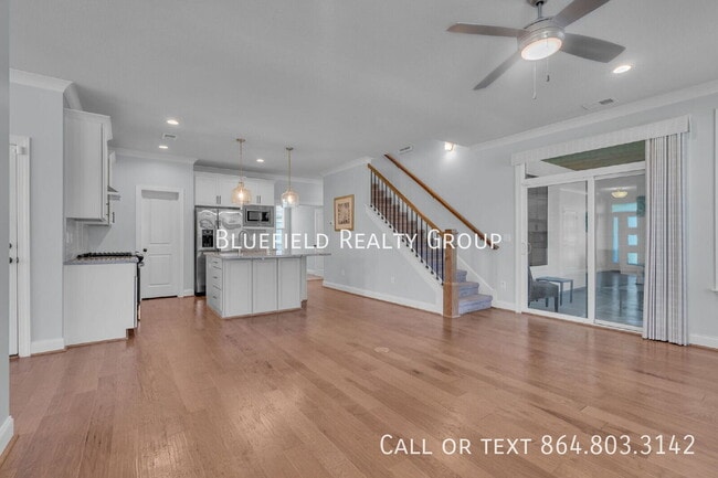 Photo - 2 Winding Rock Rd