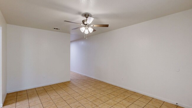 Photo - PRICE IMPROVEMENT NOW ONLY $895!!!!!!!!!!