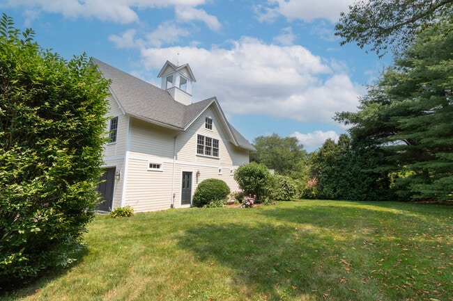 Photo - 200 Whitfield St