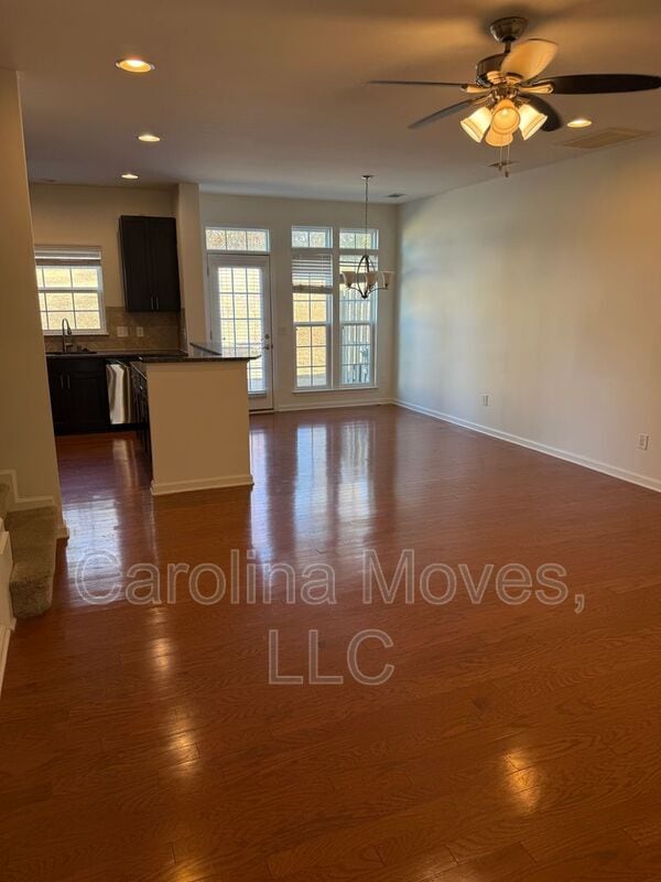 Photo - 405 Christiane Way