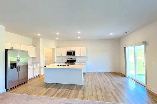 Photo - 842 Holmdale Dr