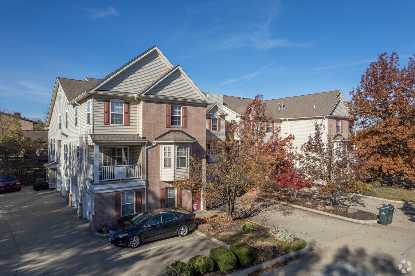 Sturbridge Crossings - Sturbridge Crossings Apartments