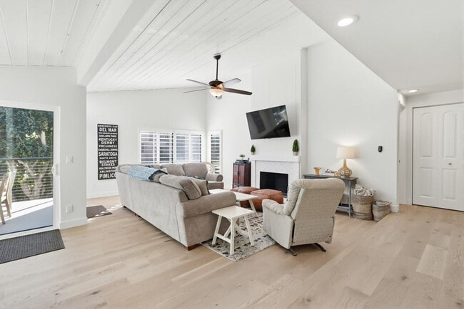 Photo - 561 S Sierra Ave Unidad ID1255601P