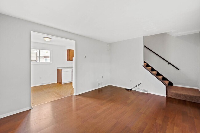 Photo - 1567 - 1569 Cathell Road
