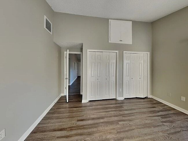 Photo - 11675 104th St