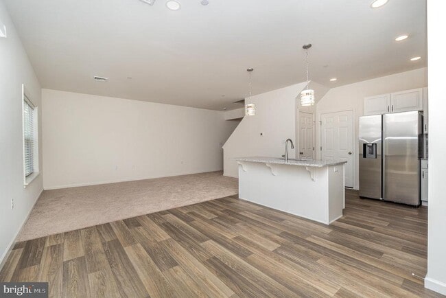 Photo - 7869 Oakbrook Dr