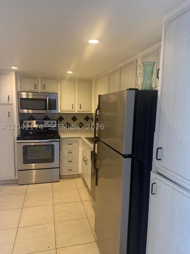 Photo - 5005 Collins Ave Unit 1104