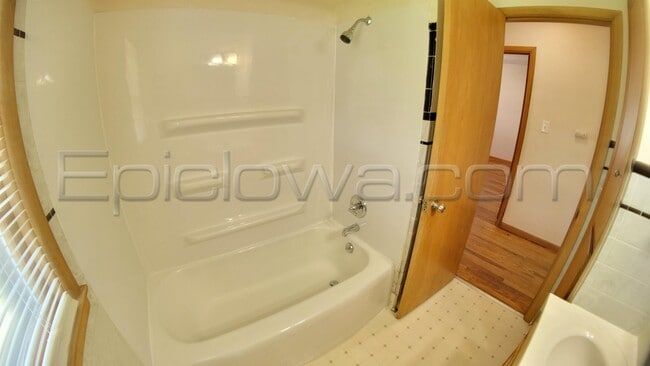 Photo - 214 24th St NW