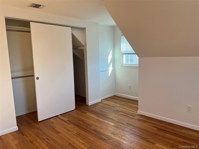 Photo - 11 Pulaski Pl Unidad B