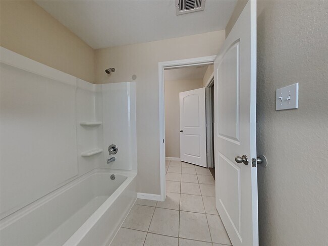 Photo - 692 Totem Trail Dr