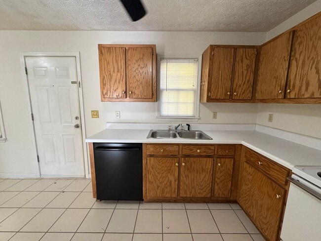 Photo - 2692 Callier Springs Rd SE Unit 2692 Callier Springs Rd. Apt. B