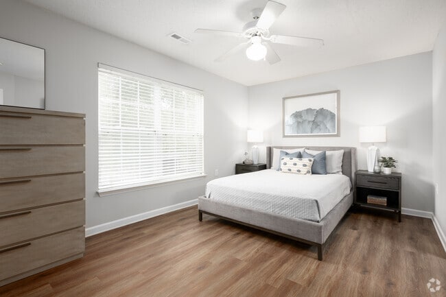 2BR, 2BA - 1007SF - Second Bedroom